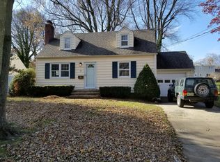 61 Sickles Pl, Shrewsbury, NJ 07702