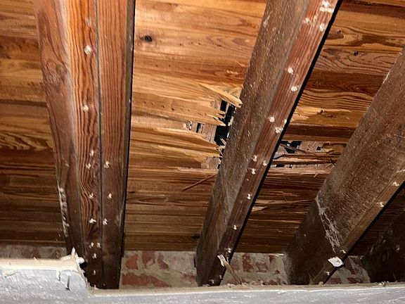 3rd image of 5819 Belair Rd