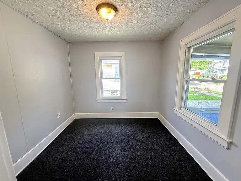 748 Hudson Ave — Photo 6