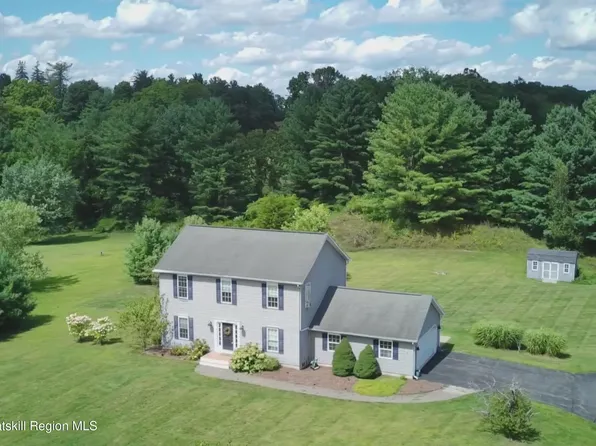 49 Macintosh Drive, Claverack-Red Mills, NY 12534