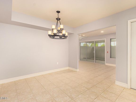 5th image of 9951 W Hawthorn Dr