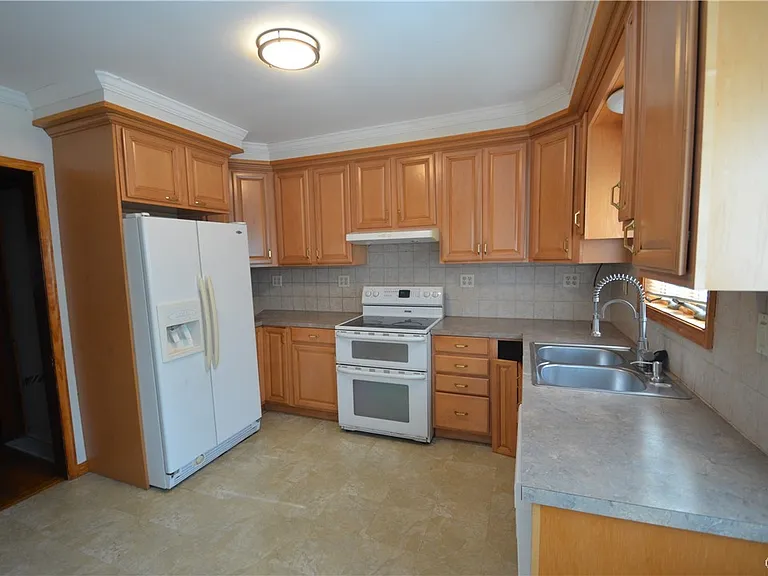 210 Lincoln Park Dr — Photo 16