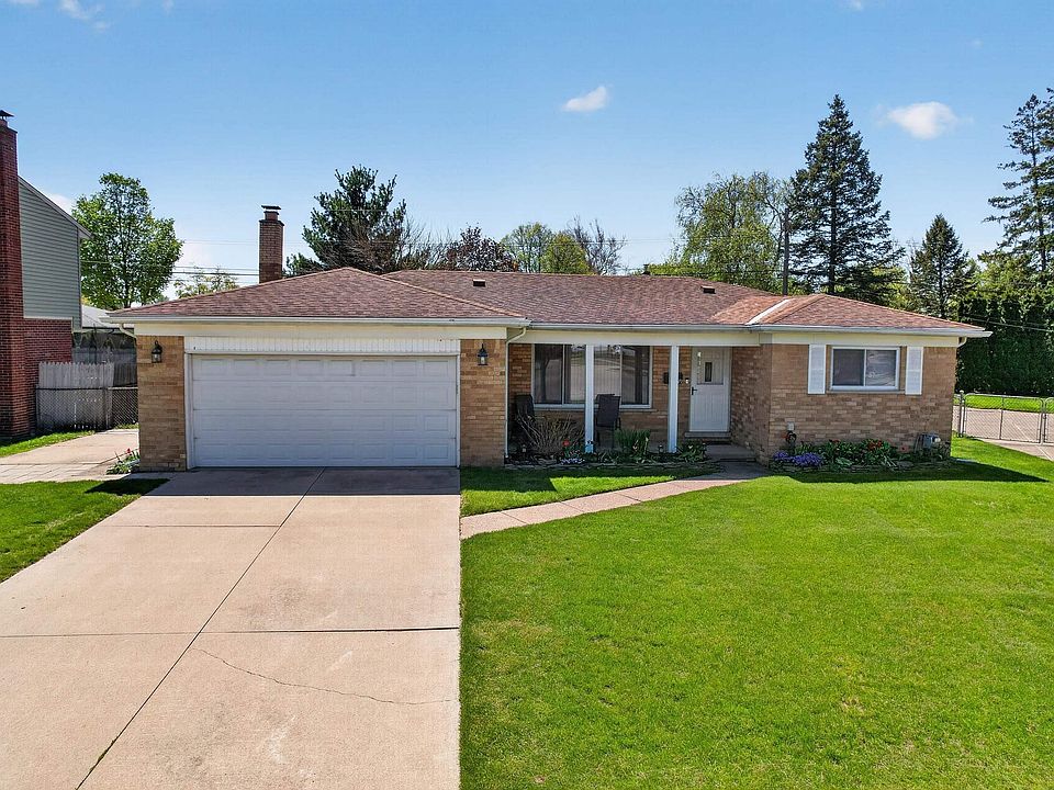 1st image of 42159 Mac Rae Dr
