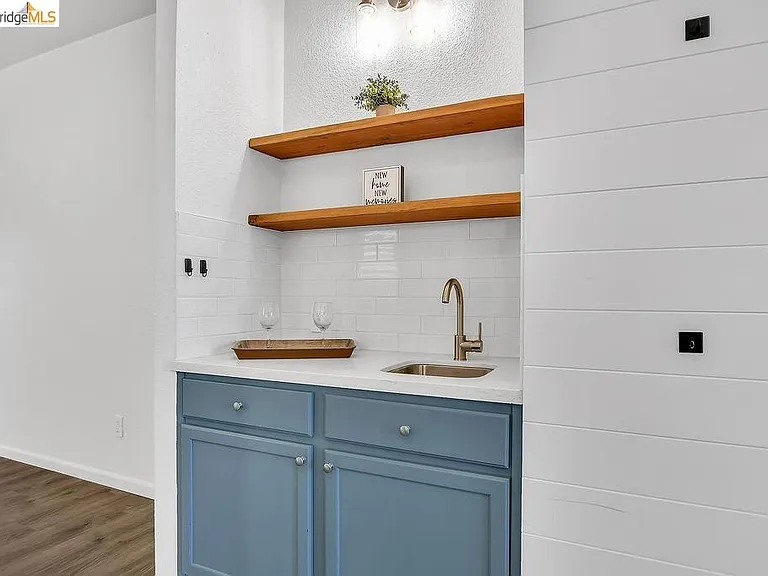 5470 Gold Creek Cir — Photo 3