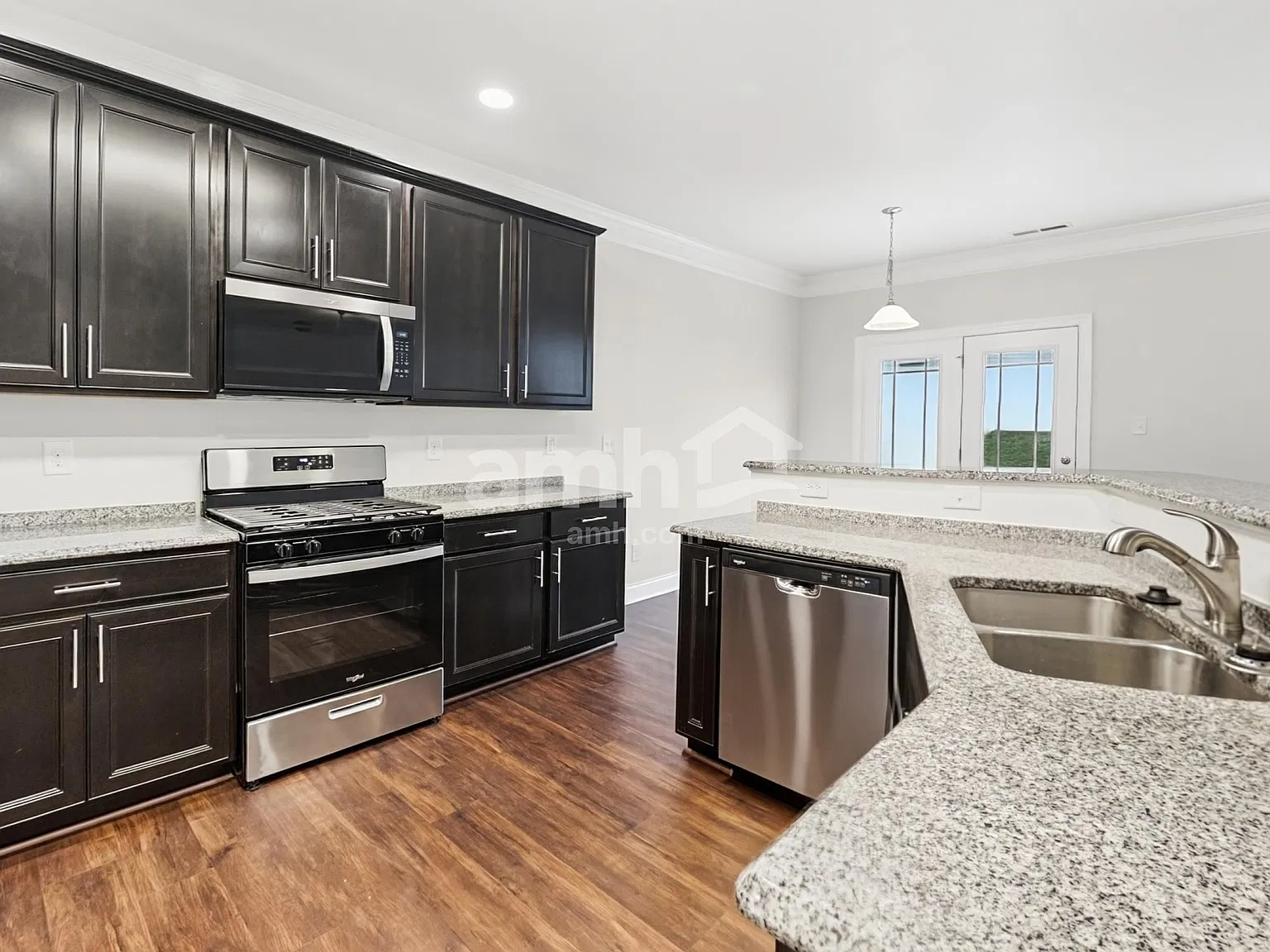 4 bed, 3.0 bath, 2507 sqft, $2,460 — Photo 3