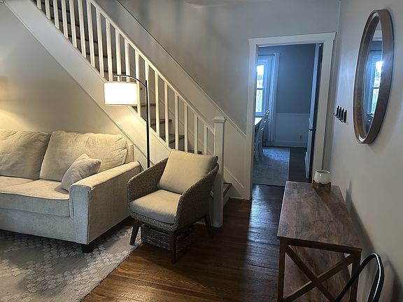 3rd image of 1429 N Lincoln St