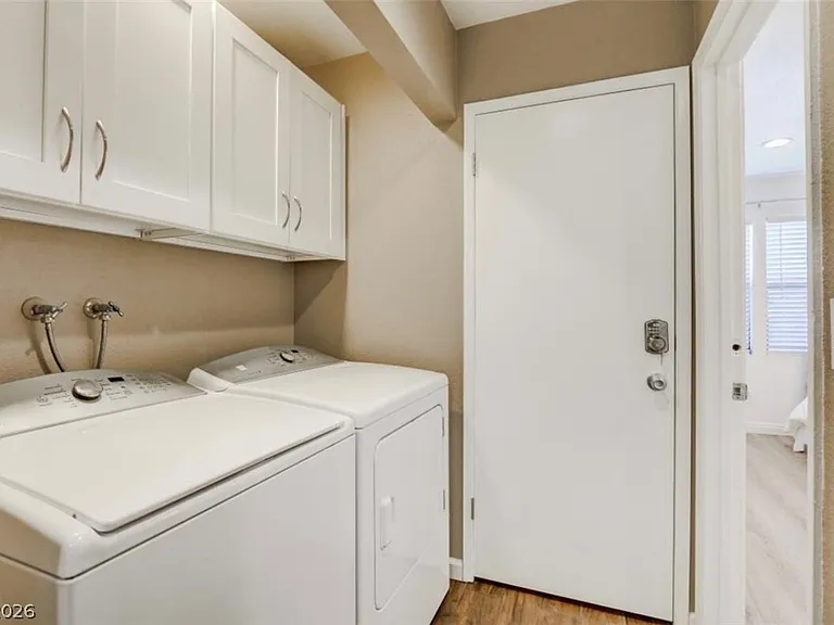 7385 Vireo Dr — Photo 15