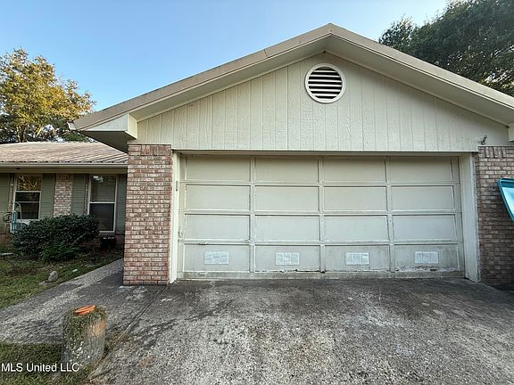 3rd image of 15303 Northwood Hills Dr