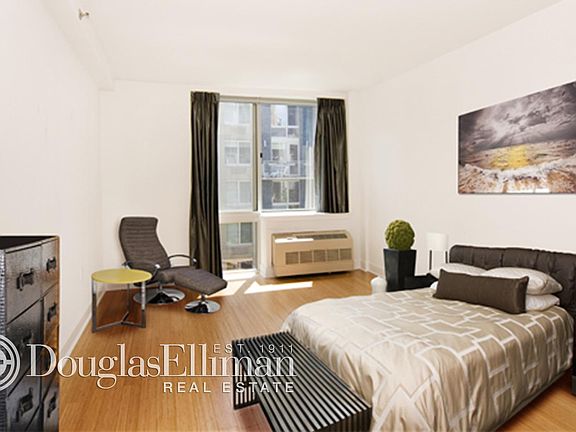 2nd image of 505 W 47th St #4B