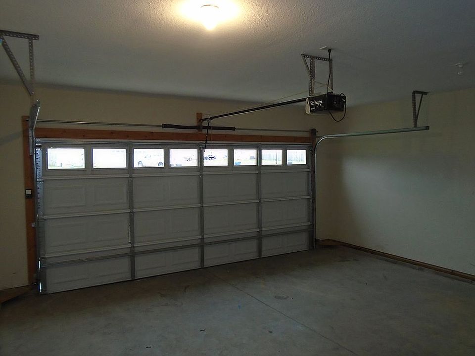 1st image of 325 Mills Dr