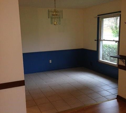4th image of 1807 Poplar St SE