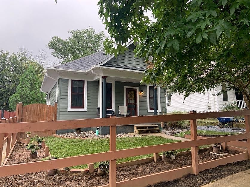 2nd image of 4017 36th St