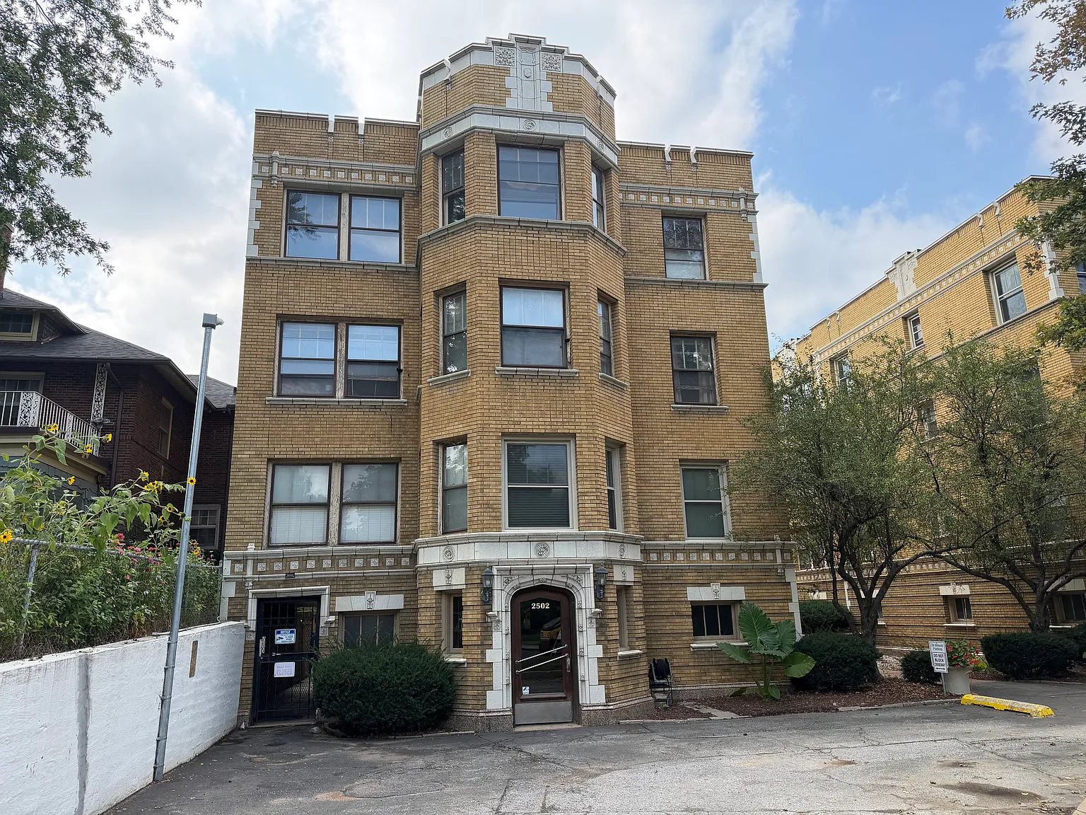 2 bed, 967 sqft, $1,250 — Photo 2