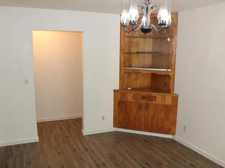 455 Vassar Ave — Photo 6