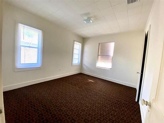 2nd image of 634 33rd St