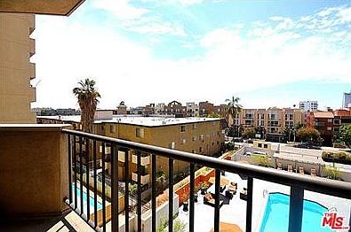 3rd image of 727 S Ardmore Ave APT 306