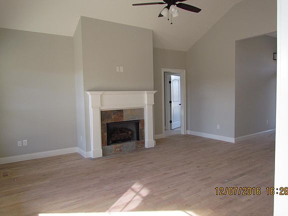 5th image of 120 Aberdeen Ave