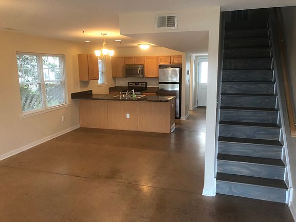 3rd image of 1827 Grayland Ave