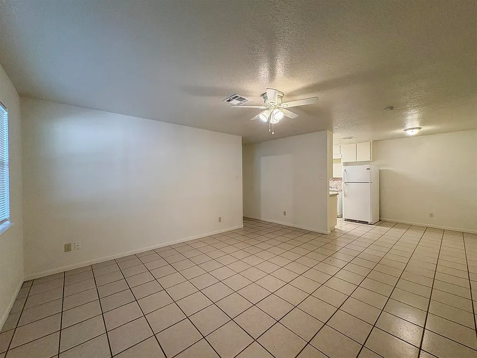 406 N Loop Dr #121