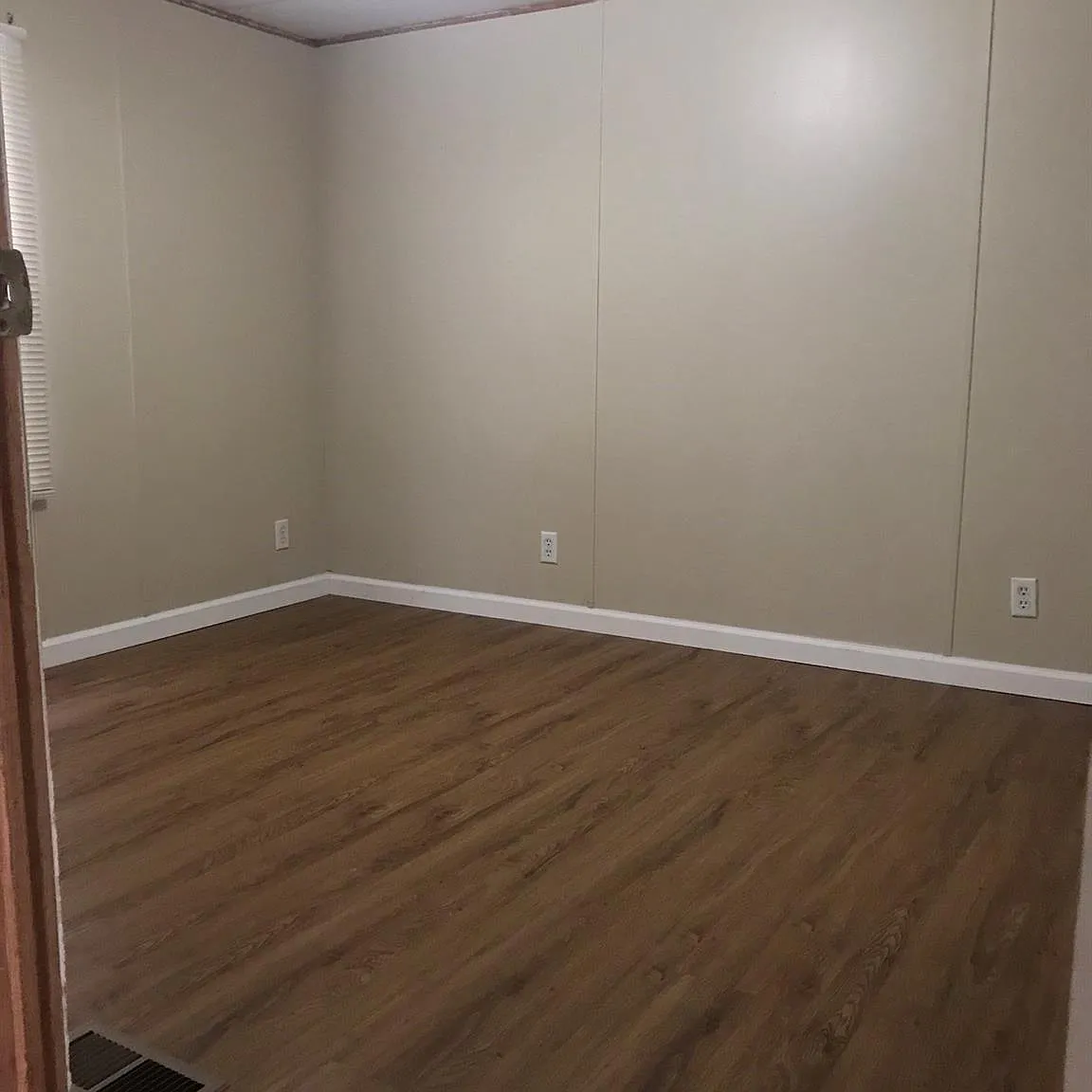 2 bed, 1.0 bath, 840 sqft, $1,000 — Photo 1
