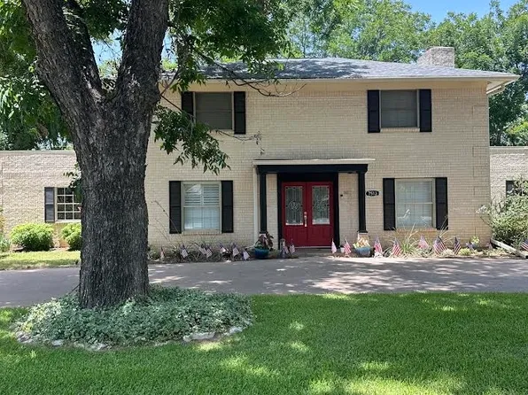 7513 Ravenswood Rd, Granbury, TX 76049