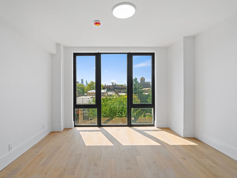 1st image of 14-27 28th Ave #208