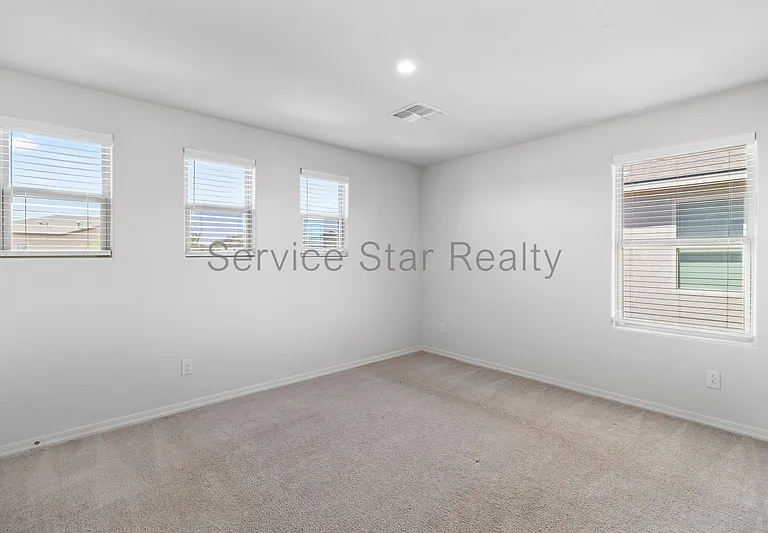 214 W Watson Ct — Photo 17