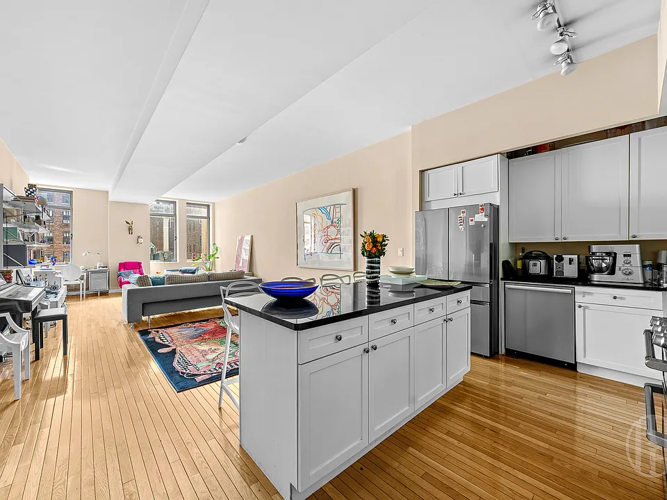 252 7th Ave #8K