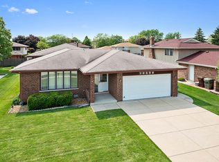16556 Parkview Ave, Tinley Park, IL 60477