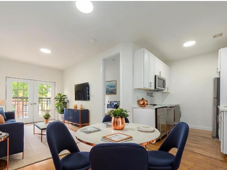 136 Cornelia St #2A