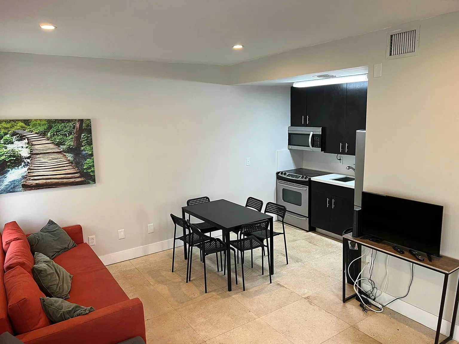 650 Euclid Ave — Photo 3