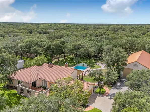 166 Post Oak Bnd, Inez, TX 77968