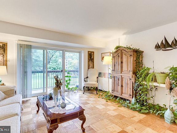 3rd image of 7420 Lakeview Dr #W105