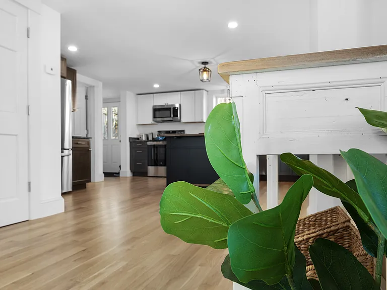 15 Willow St — Photo 14