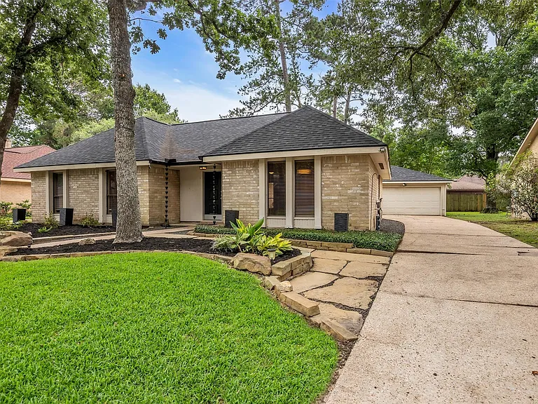 3706 Glenwood Springs Dr — Photo 2