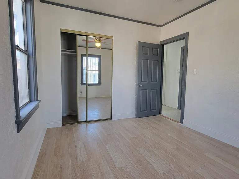 1315 W 101st St #1 — Photo 10