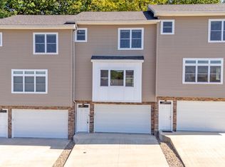 102 Pasture Ln, Morgantown, WV 26505