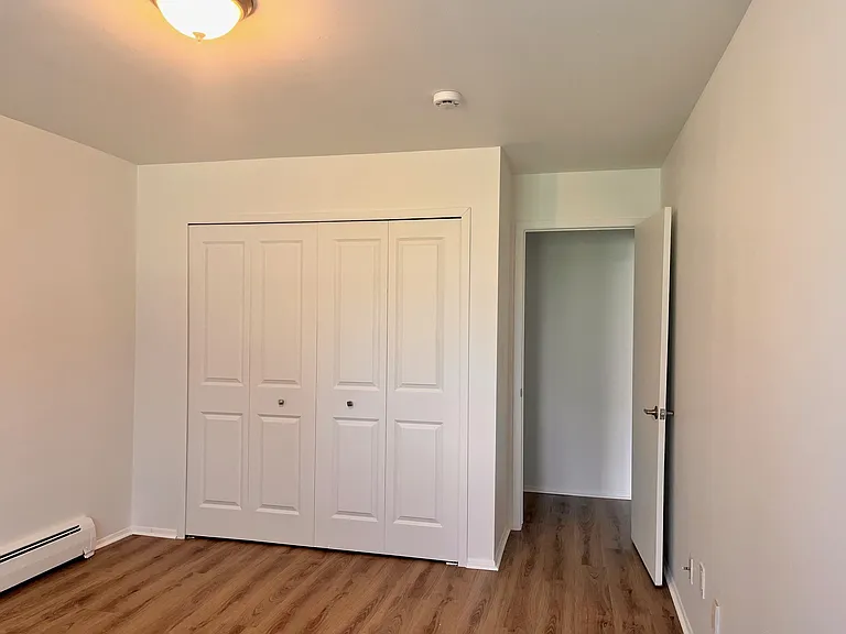 Falcon Crest Apartments — Photo 9