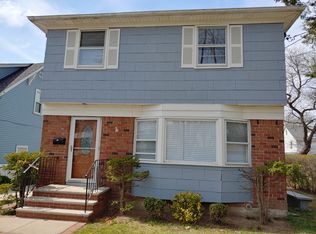 84 Bellmore St, Floral Park, NY 11001