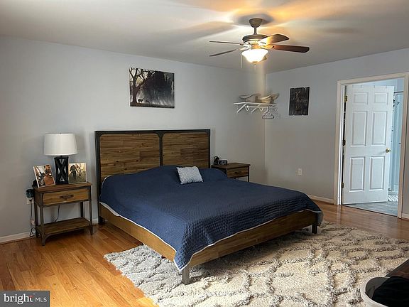 5th image of 18097 Waterloo Rd