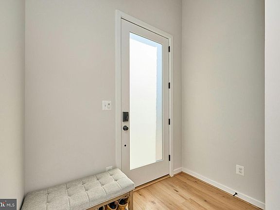 5th image of 4937 Eisenhower Ave