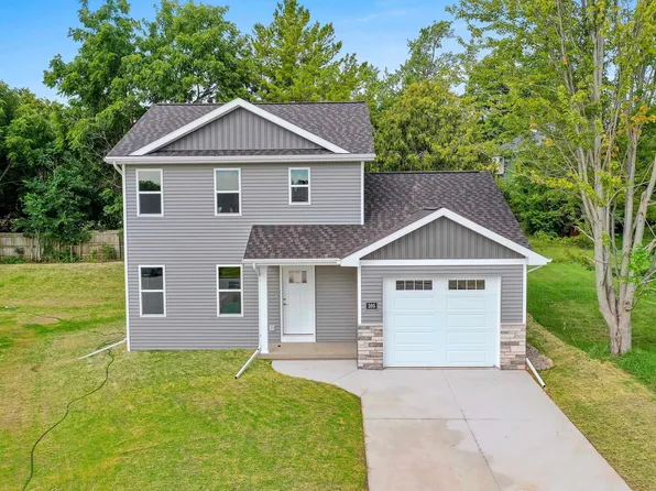 305 Evergreen Ln, Chilton, WI 53014