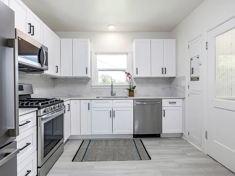 1489 E Michigan Ave — Photo 10
