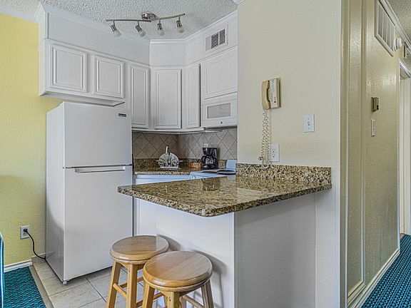 5th image of 6102 Seawall Blvd #218