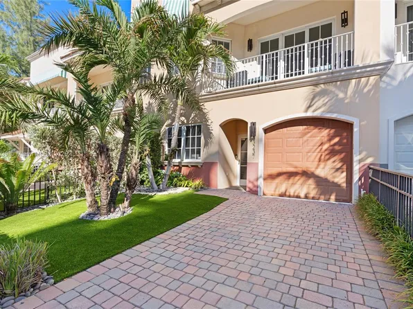3237 NE 5th St, Pompano Beach, FL 33062
