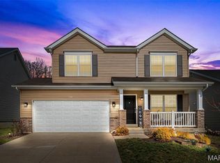 757 Fox Creek Dr, Fenton, MO 63026