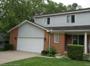 2694 Lovington Dr, Troy, MI 48083
