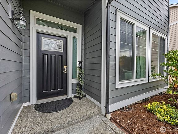 4th image of 20012 194th Avenue E