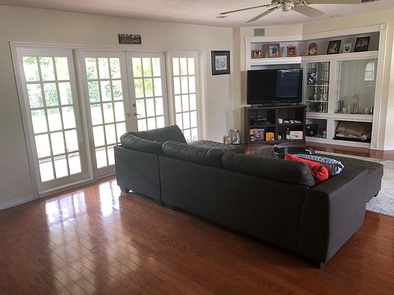 4th image of 2748 Gulf Gate Dr Unit 6