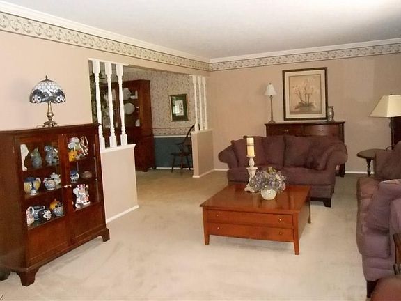 2nd image of 27905 Blossom Ln